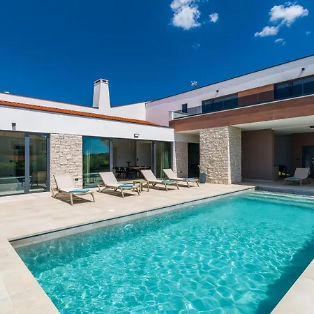 With Stunning Views Villa *