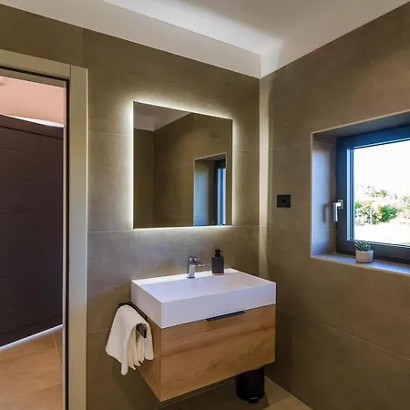 Villa With Stunning Views *