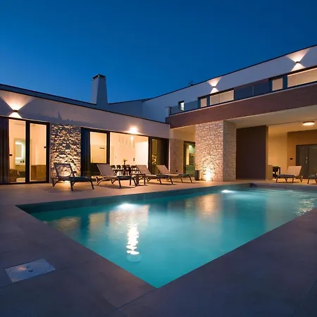 With Stunning Views Villa Vodnjan