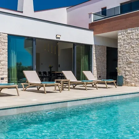 With Stunning Views Vodnjan