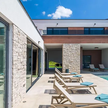 With Stunning Views * Vodnjan