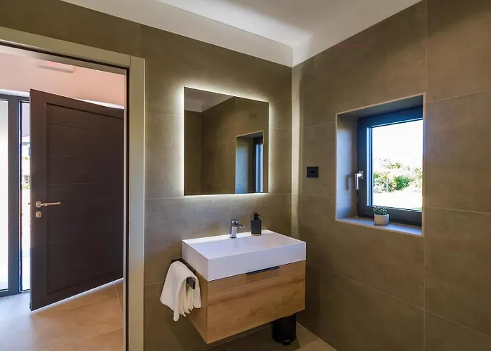 Villa With Stunning Views *