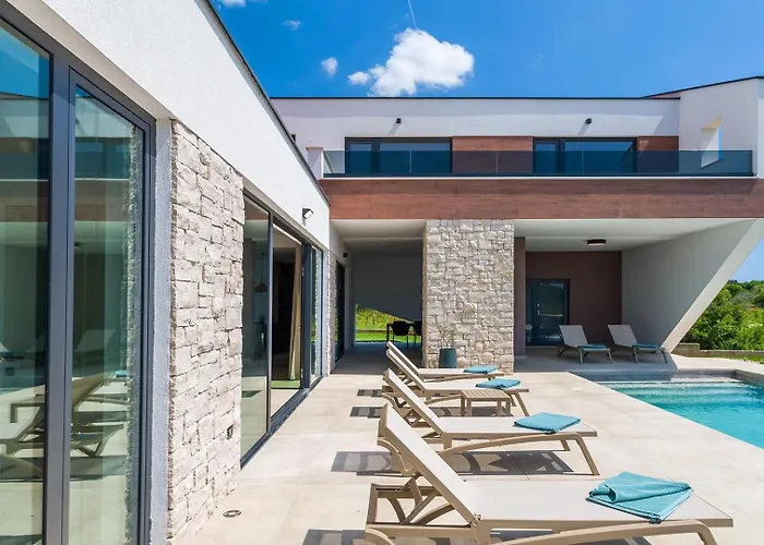 With Stunning Views * Vodnjan